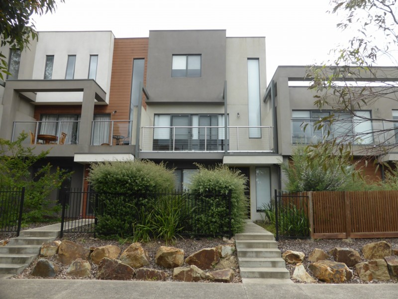 3 Lithgow Way, Mooroolbark VIC 3138