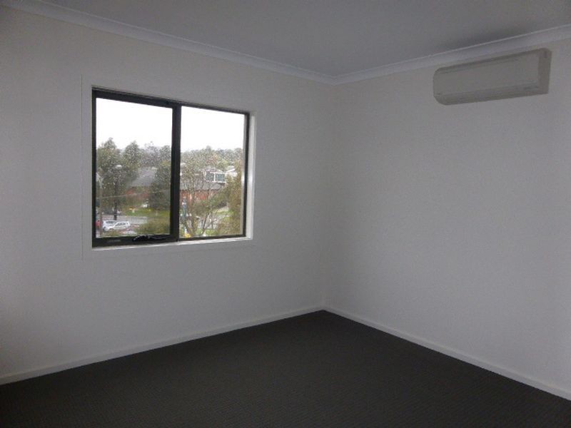 3 Lithgow Way, Mooroolbark VIC 3138