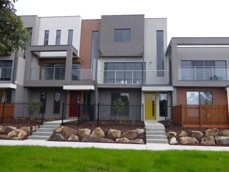 3 Lithgow Way, Mooroolbark VIC 3138