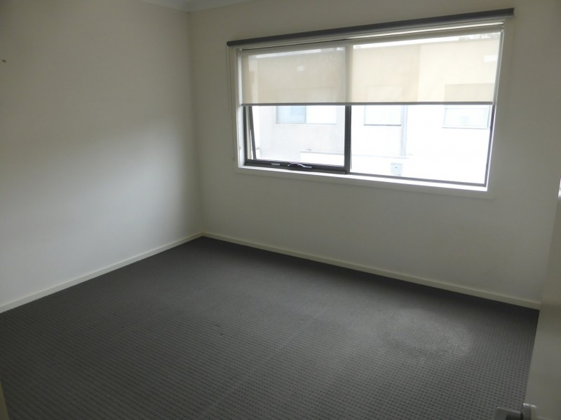 3 Lithgow Way, Mooroolbark VIC 3138