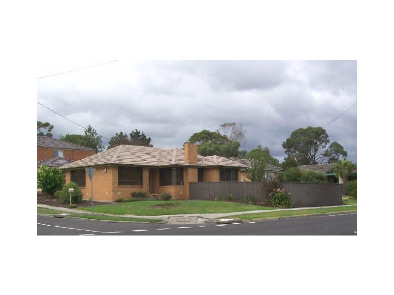 22 Esther Crescent, Mooroolbark VIC 3138