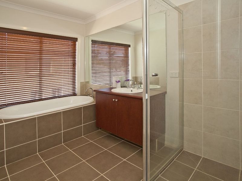 45 Valley Park Drive, Mooroolbark VIC 3138