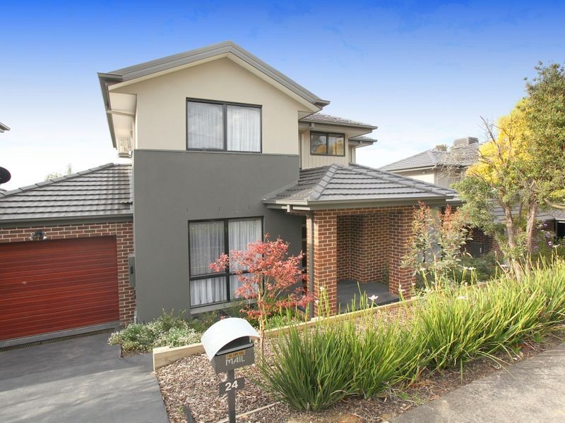 24 Mount View Parade, Mooroolbark VIC 3138