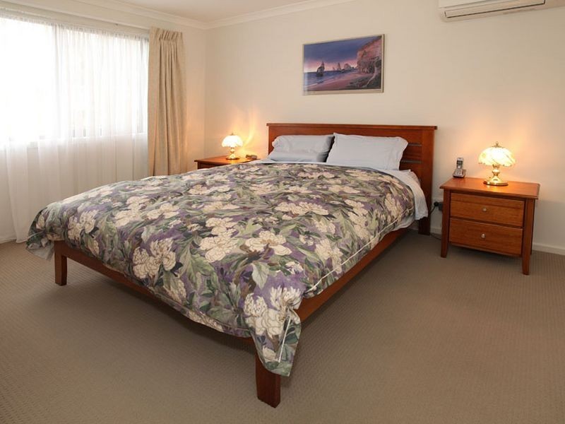 24 Mount View Parade, Mooroolbark VIC 3138