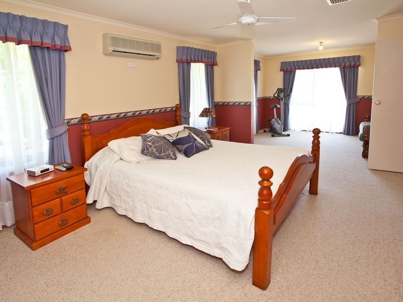 81 Blackburn Road, Mooroolbark VIC 3138