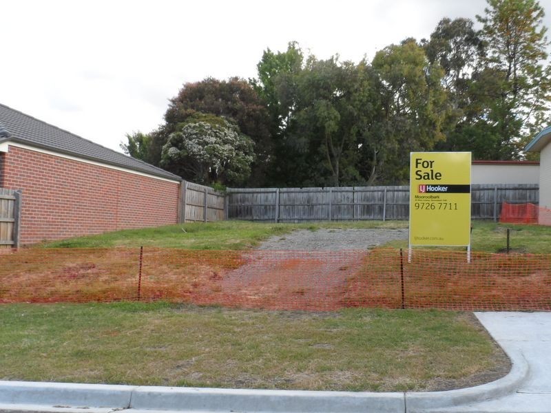 4 Loupie Street, Mooroolbark VIC 3138