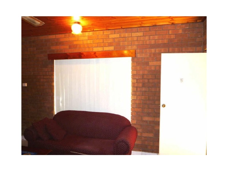 Unit 5/10 Victoria Highway, Katherine NT 0850