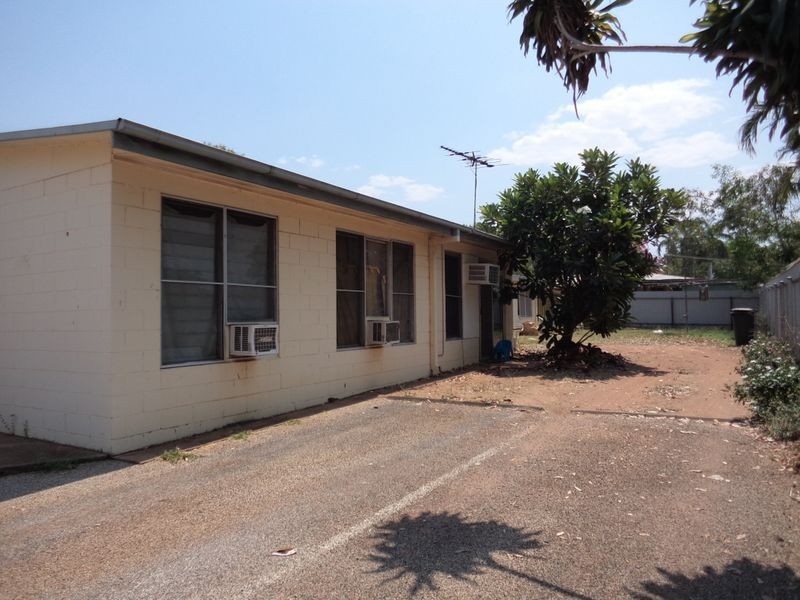 2/12 Mott, Katherine NT 0850