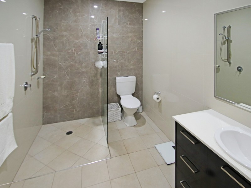 Unit 1 & 2/79 Casuarina Street, Katherine NT 0850
