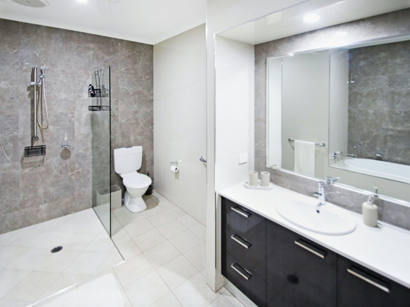 Unit 1 & 2/79 Casuarina Street, Katherine NT 0850