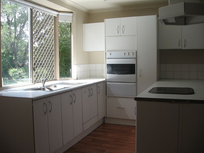 102 Ridgeway, Southport QLD 4215