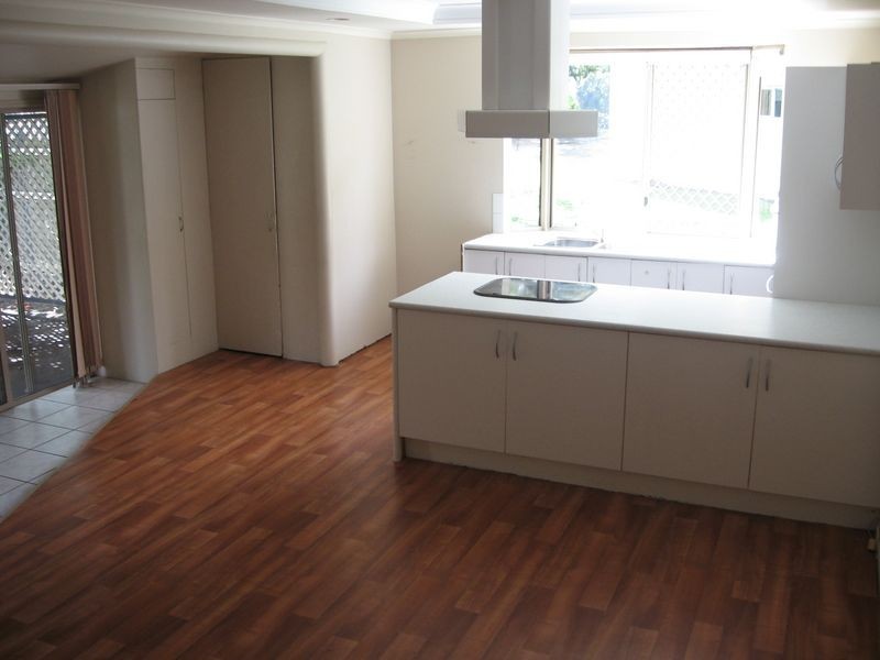 102 Ridgeway, Southport QLD 4215