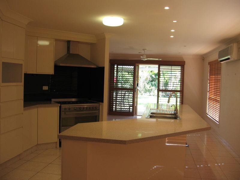 3 Cherry Hill Crescent, Parkwood QLD 4214