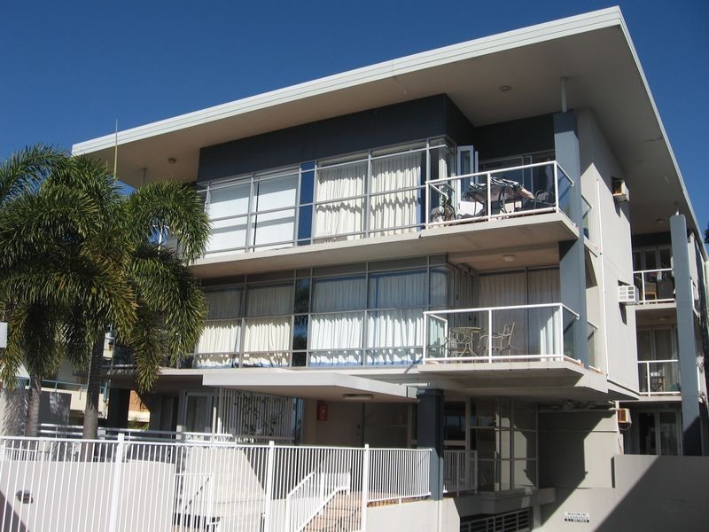 6/130 Marine Parade, Southport QLD 4215