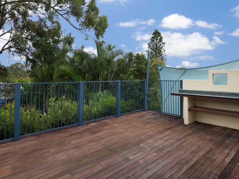 9 Joan Street, Southport QLD 4215