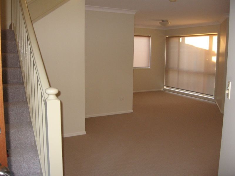 2/9 Teal Avenue, Paradise Point QLD 4216