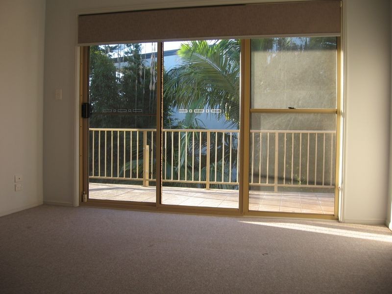 2/9 Teal Avenue, Paradise Point QLD 4216