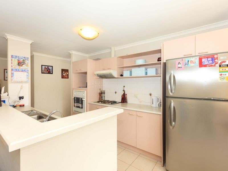 63 Allied Drive, Arundel QLD 4214