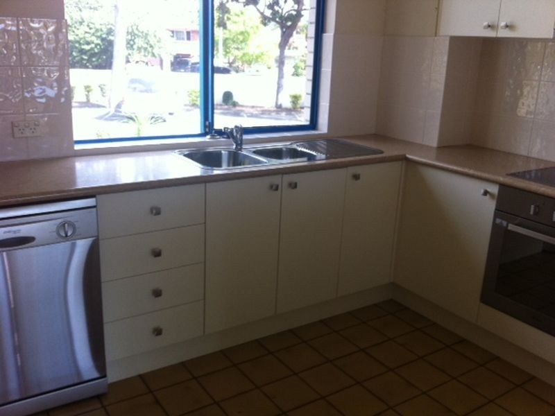 3/249 Bayview Street, Runaway Bay QLD 4216