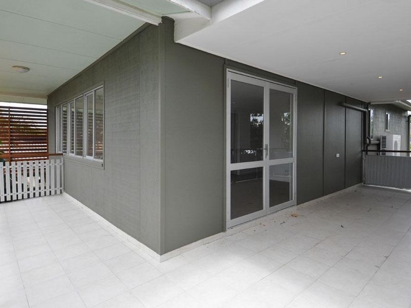 56 Whiting Street, Labrador QLD 4215