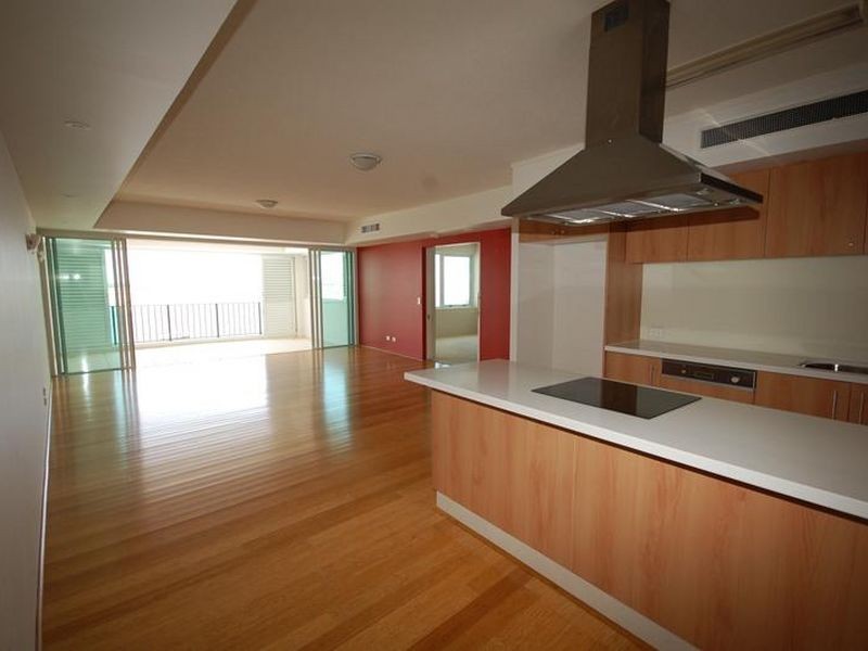 11/326 Marine Parade, Labrador QLD 4215