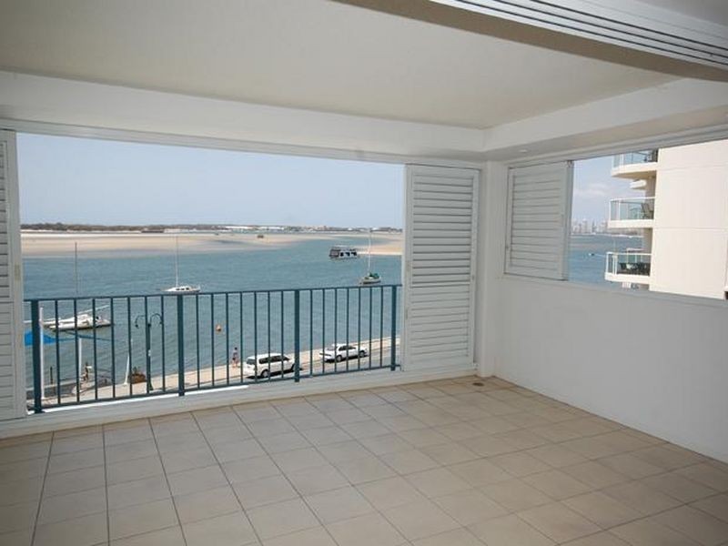 11/326 Marine Parade, Labrador QLD 4215