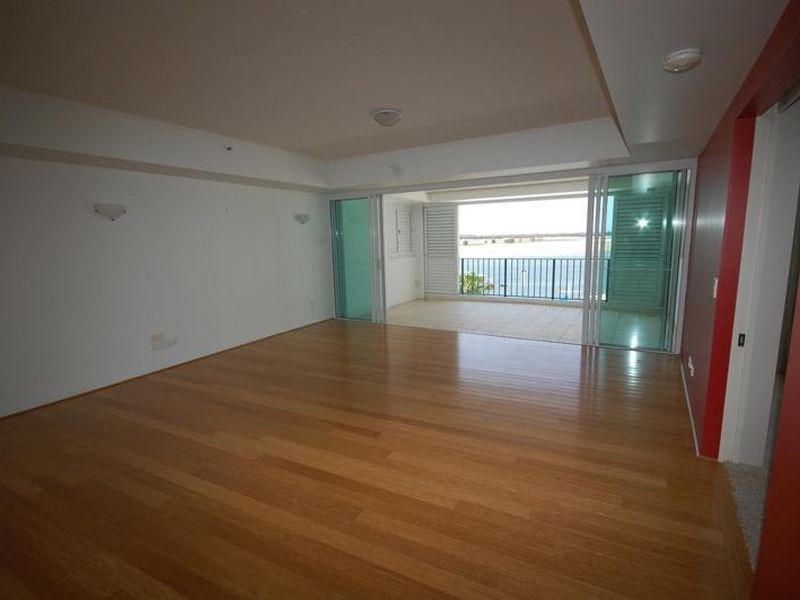 11/326 Marine Parade, Labrador QLD 4215