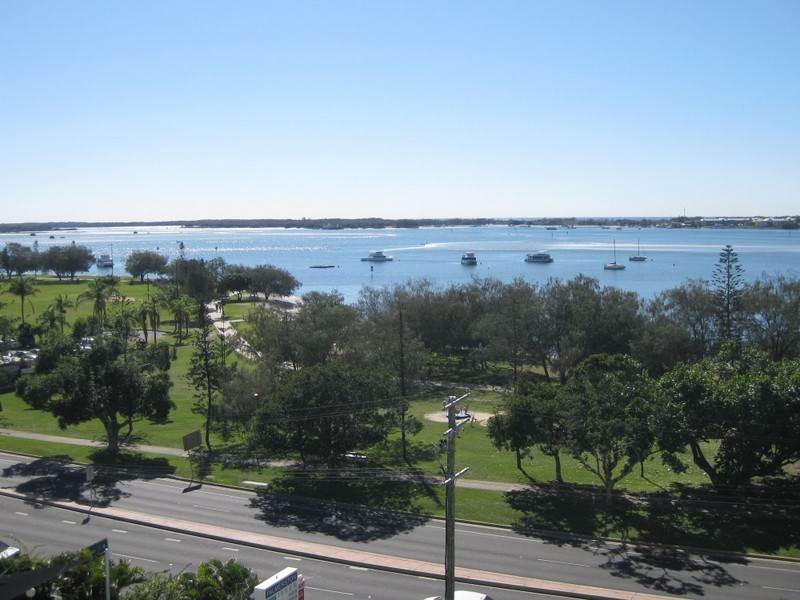 90/106 Marine Parade, Southport QLD 4215