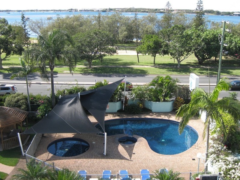 13/114 Marine Parade, Southport QLD 4215