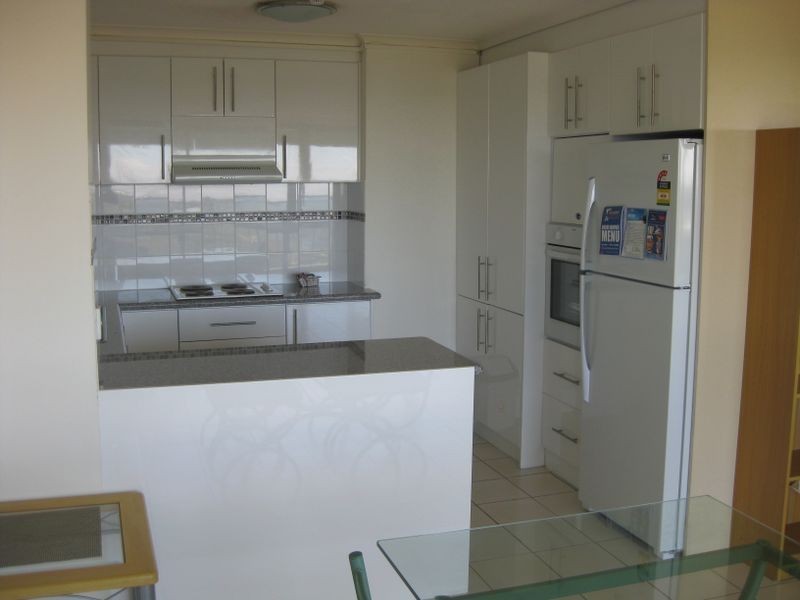 13/114 Marine Parade, Southport QLD 4215