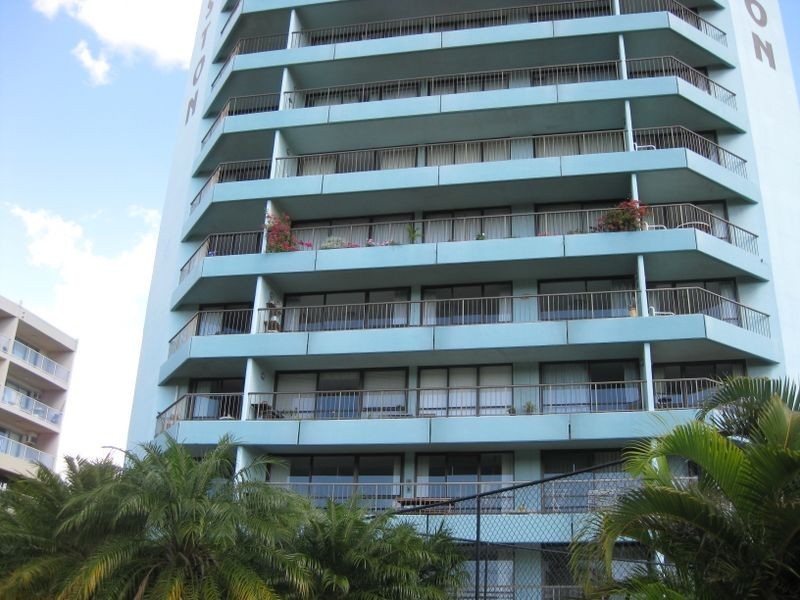 13/114 Marine Parade, Southport QLD 4215