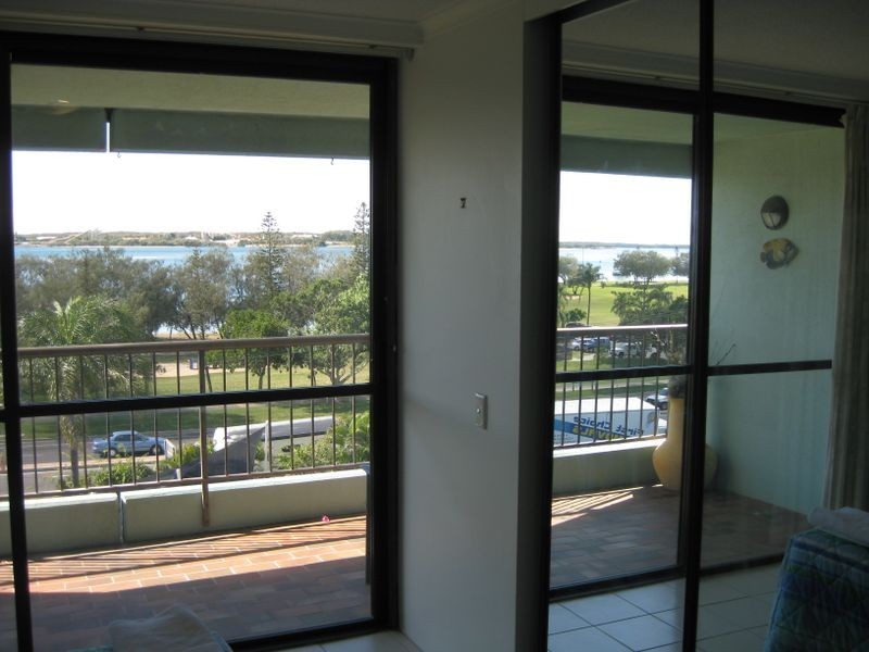 13/114 Marine Parade, Southport QLD 4215