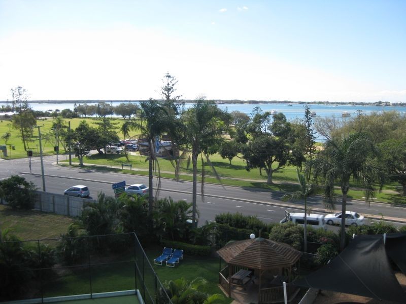 13/114 Marine Parade, Southport QLD 4215
