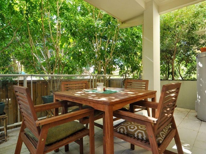 7/27 Gordon Street, Labrador QLD 4215