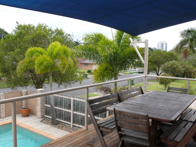 16 Goss Avenue, Labrador QLD 4215