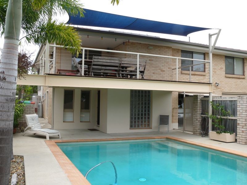 16 Goss Avenue, Labrador QLD 4215