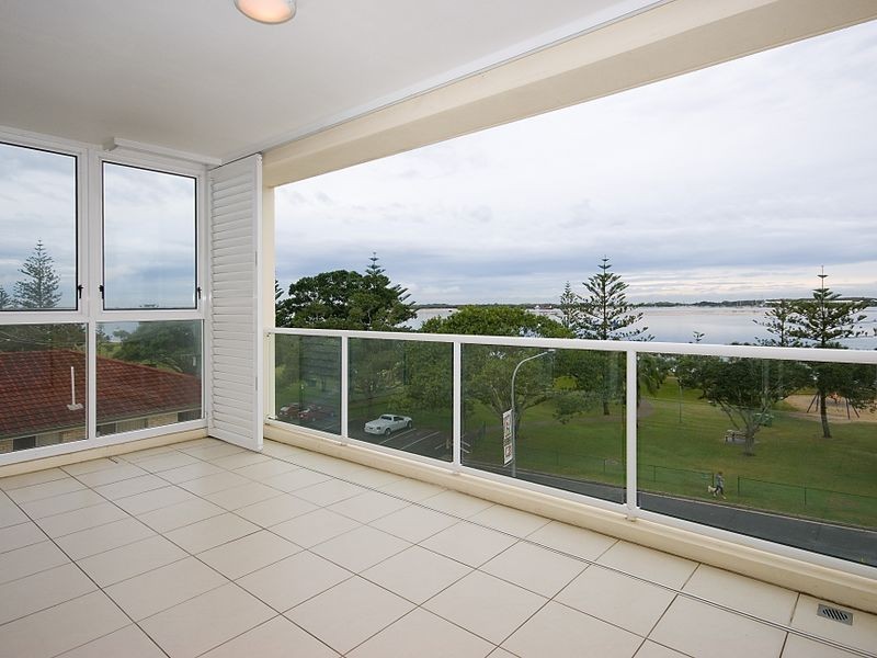 14/212 Marine Parade, Labrador QLD 4215
