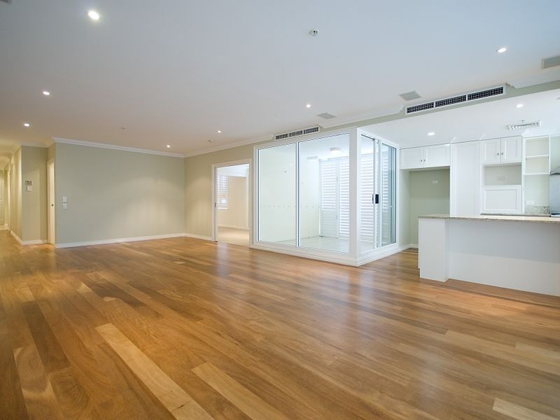 14/212 Marine Parade, Labrador QLD 4215