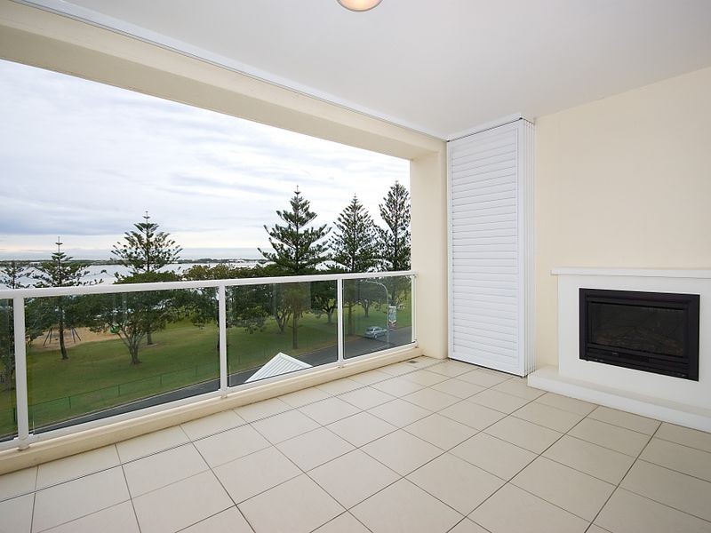 14/212 Marine Parade, Labrador QLD 4215