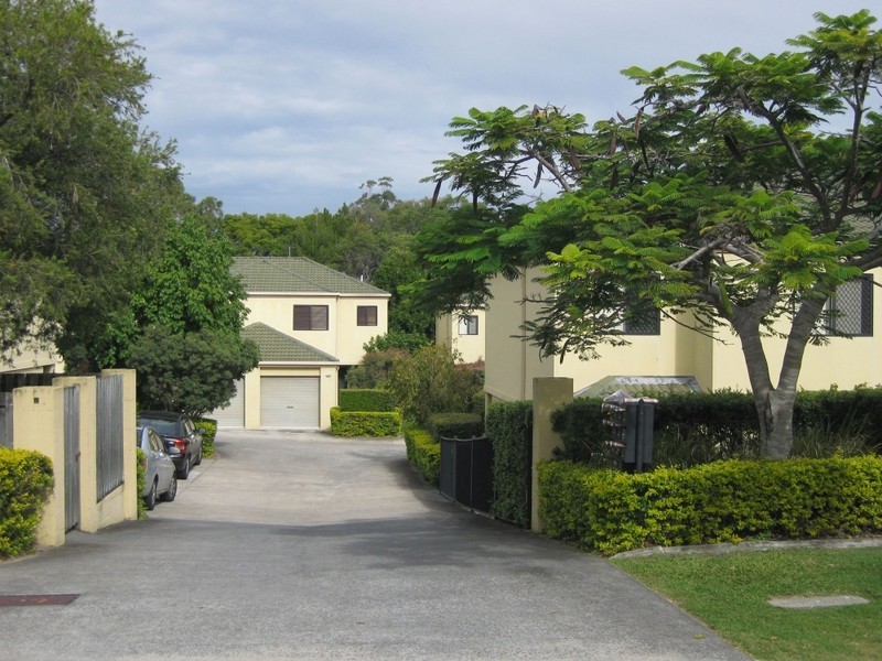1/72 Imperial Parade, Labrador QLD 4215