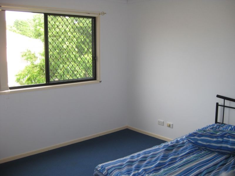1/72 Imperial Parade, Labrador QLD 4215