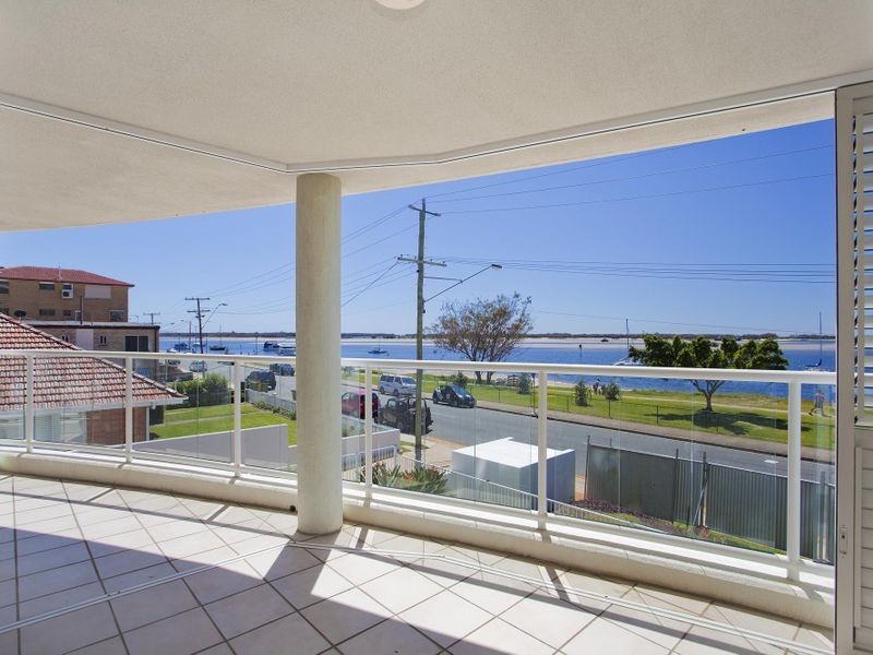 5/242 Marine Parade, Labrador QLD 4215