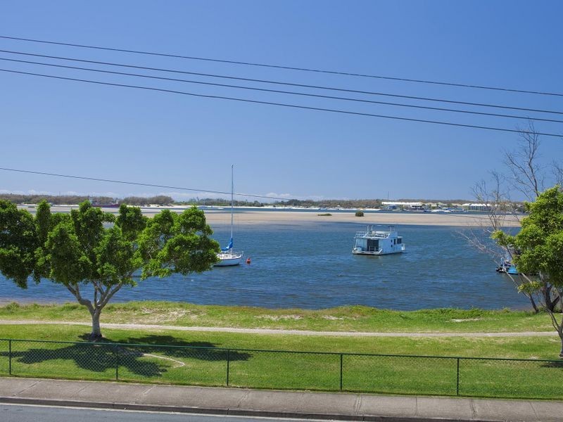 5/242 Marine Parade, Labrador QLD 4215