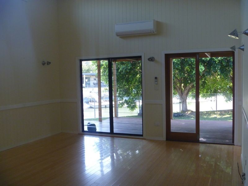 22 Stradbroke Street, Biggera Waters QLD 4216