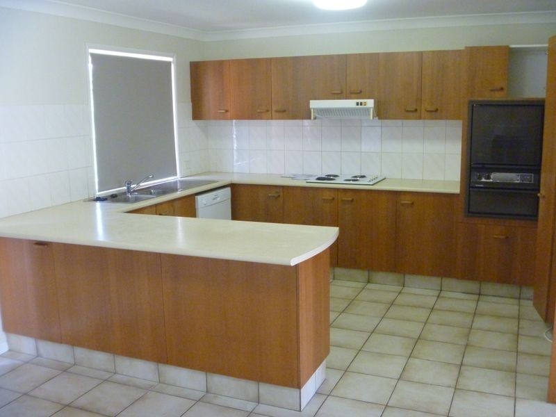 4 Ossie Court, Parkwood QLD 4214