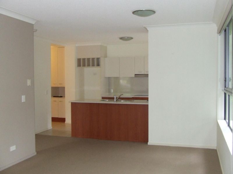 13/13 Bright Avenue, Labrador QLD 4215