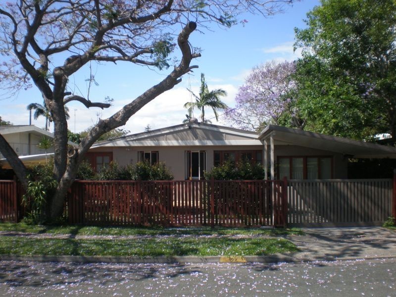 2 Mary Street, Labrador QLD 4215