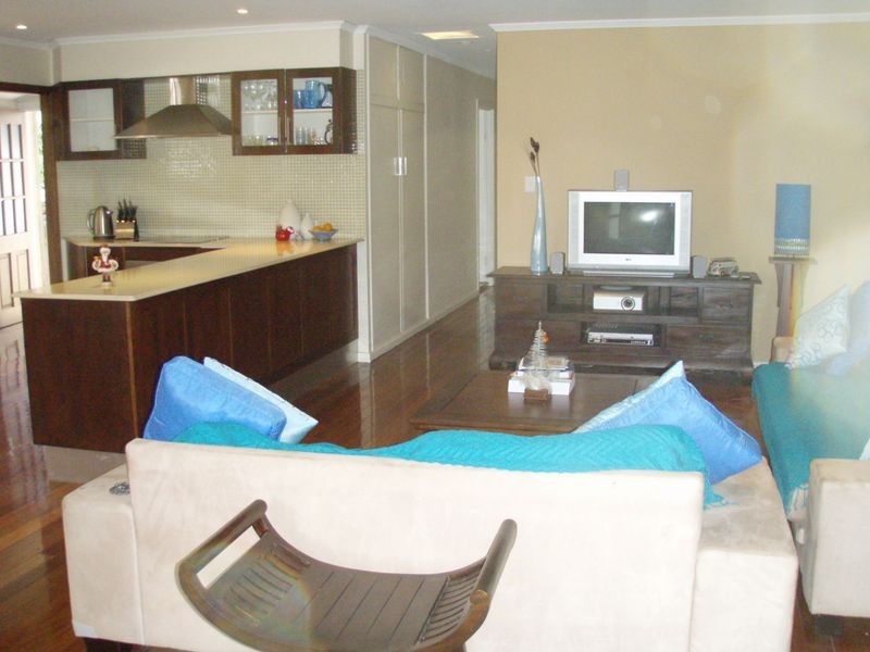 2 Mary Street, Labrador QLD 4215