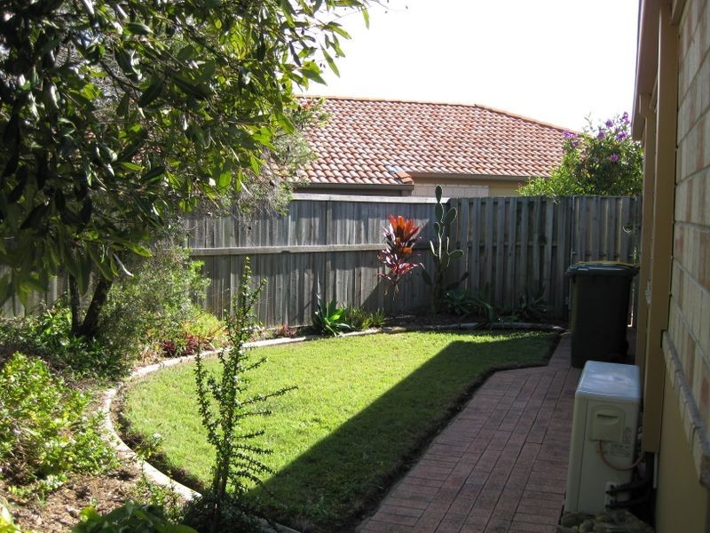 22/24 Amsonia Court, Arundel QLD 4214