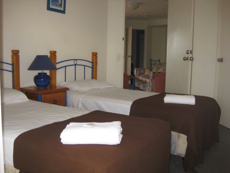 11/484 Marine Parade, Biggera Waters QLD 4216